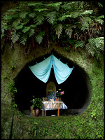 Burial cave shrine