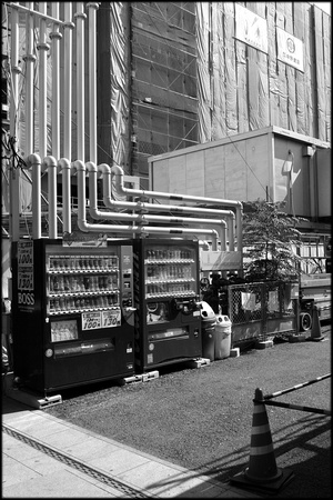 Pipes bw