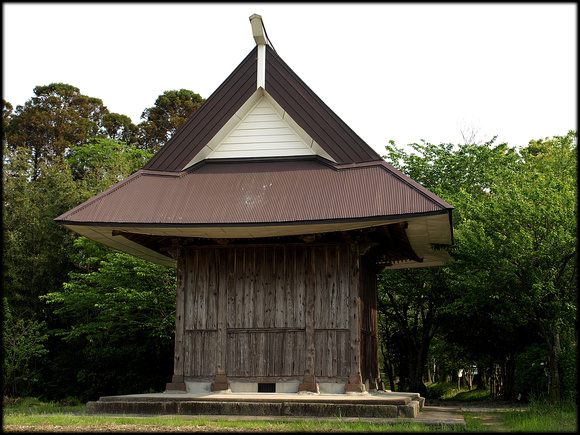 Shrine store